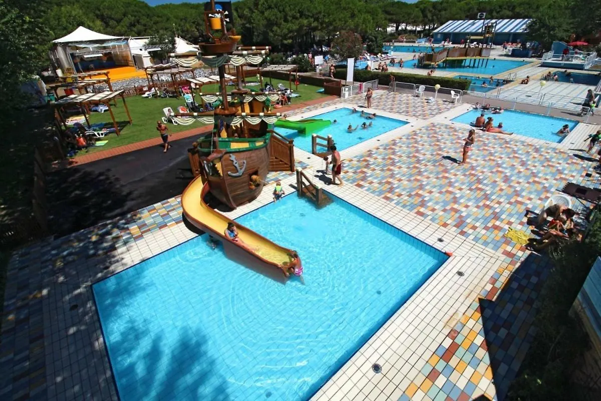 Campsite Estivo Premium Deluxe Mobile Homes On Camping Ca Savio Cavallino-Treporti Italy